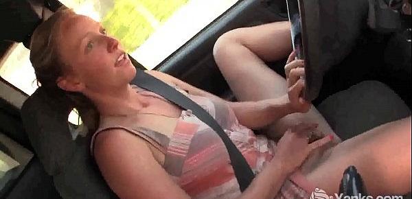  Yanks Babe Aden Masturbating In The Car